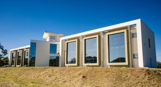 IEAE da UFSCar reúne cientistas da área de química em materiais e homenageia o professor Elson Longo