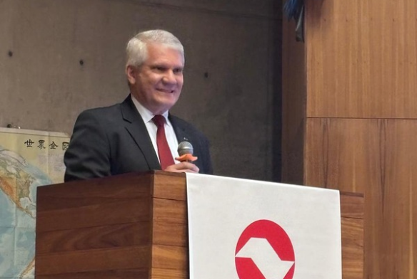 Antônio Carlos Hernandes assume a presidência da Aciesp